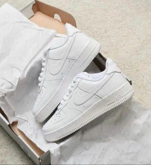 Nike Air Force 1 Shoes for Men (White)